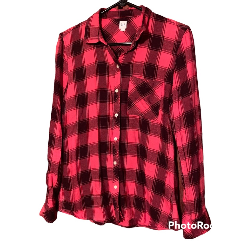 Gap Button Down Flannel Shirt - Red and Black Plaid - Small